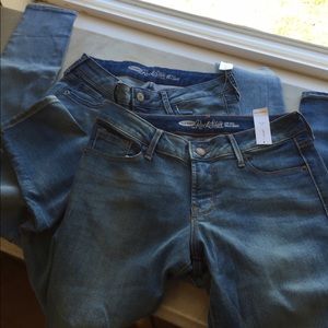 Twofer Old Navy low rise skinny jeans