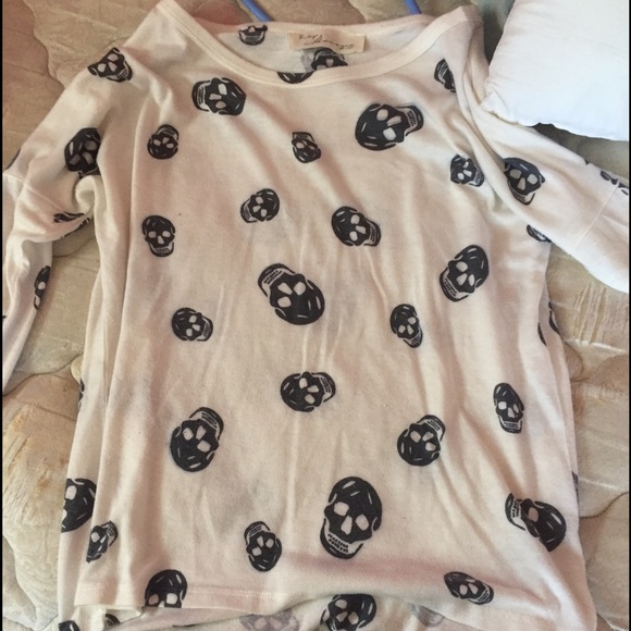 Long sleeve skull shirt