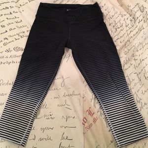 Nike ombré dry fit crops small
