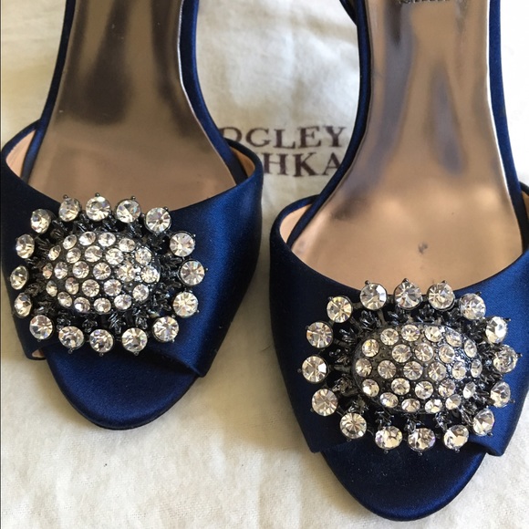 Badgley Mischka Lacie in Navy size 6.5