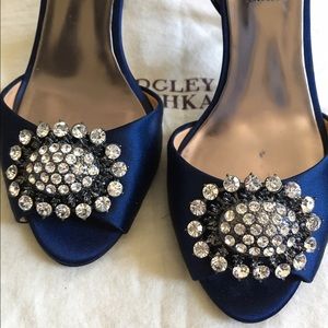 Badgley Mischka Lacie in Navy size 6.5