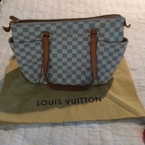 Louie Vuitton handbag