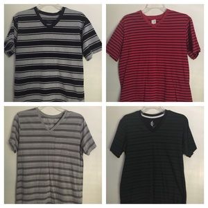 Set of 4 medium v-neck short sleeve T-shirts