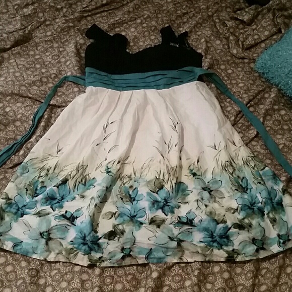 BCX beautiful floral dress