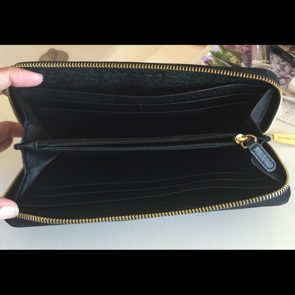 SOLD Michael Kors Wallet - Picture 2 of 2