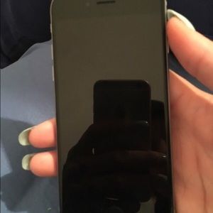 IPhone 6 Silver 16 Gigs