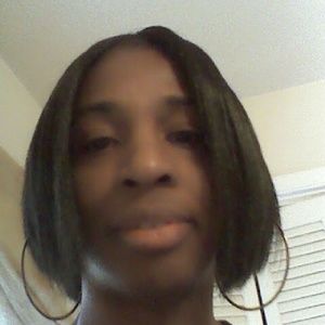 Meet your Posher, Debora