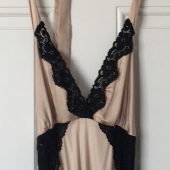 Bebe tank with lace detail - Picture 2 of 2