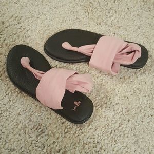 Blush Pink Sanuk sandals!