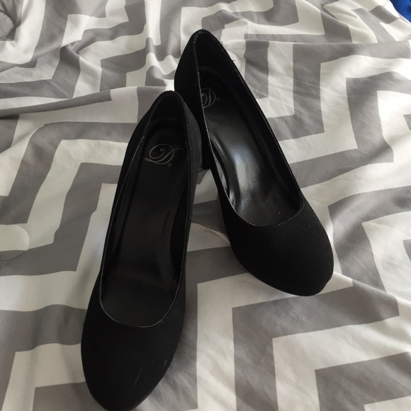 Black Closed Toe Heels