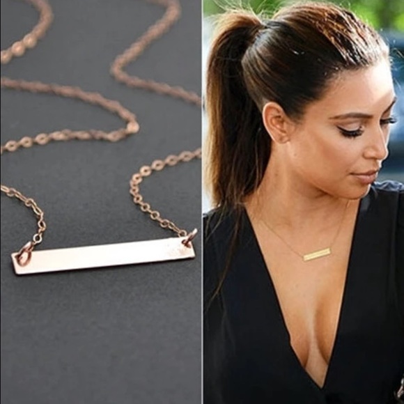 Minimalist delicate bar necklace - Picture 2 of 3