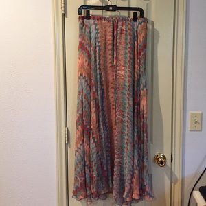 Patterned Maxi Skirt