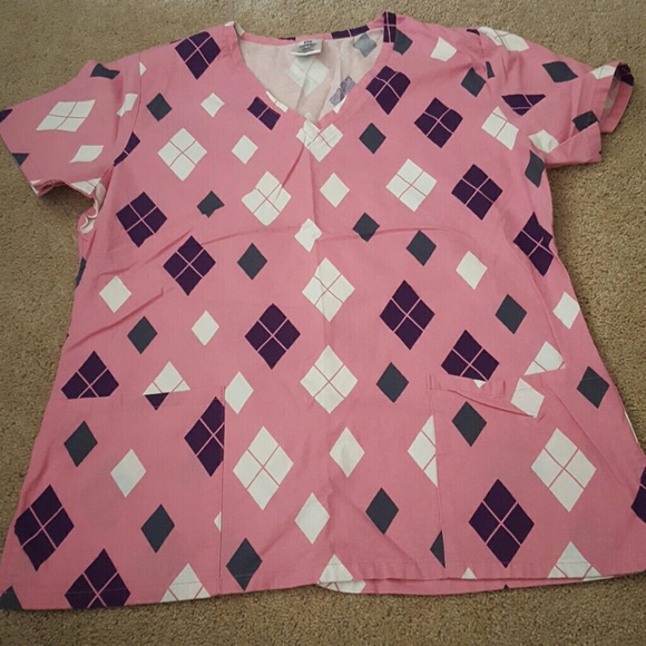 🚫SOLD Patterned Scrub Top