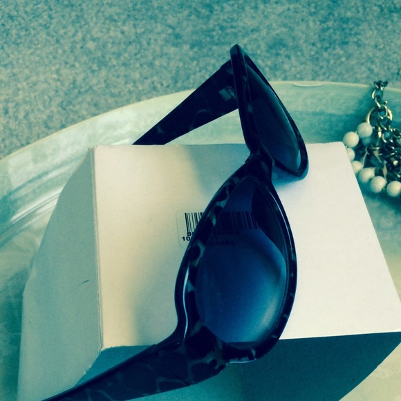 Turtle shell sunglasses - Picture 2 of 3
