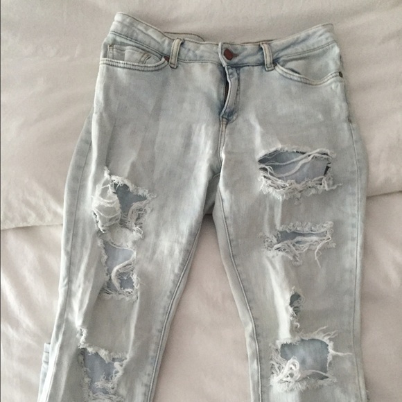 Light wash boyfriend jeans