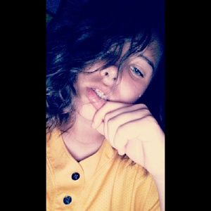 Meet your Posher, Dominique