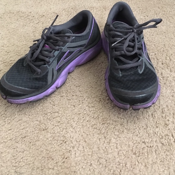 Brooks sneakers