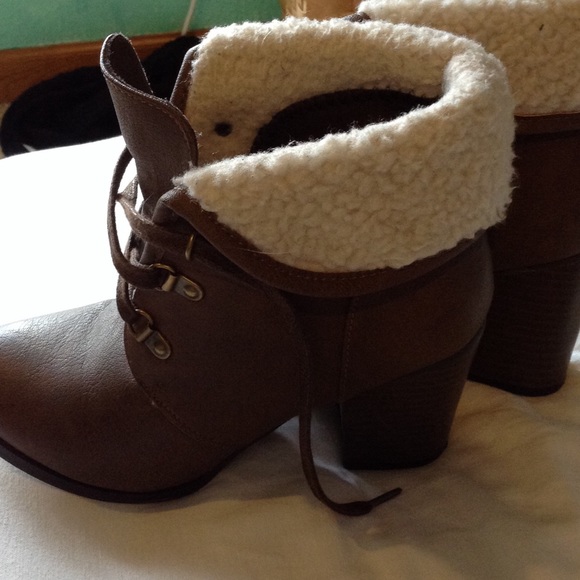 Cute brown heels!