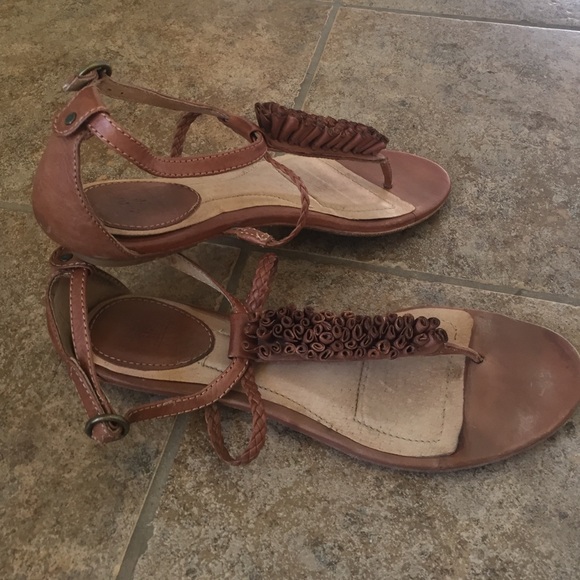 Size 9 1/2 Frye sandals