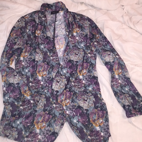 ASTR loose fit blazer.