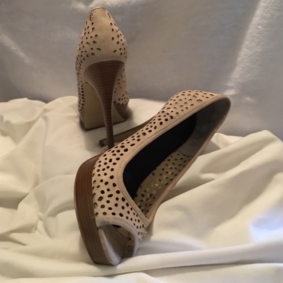 Shoes - Picture 3 of 3