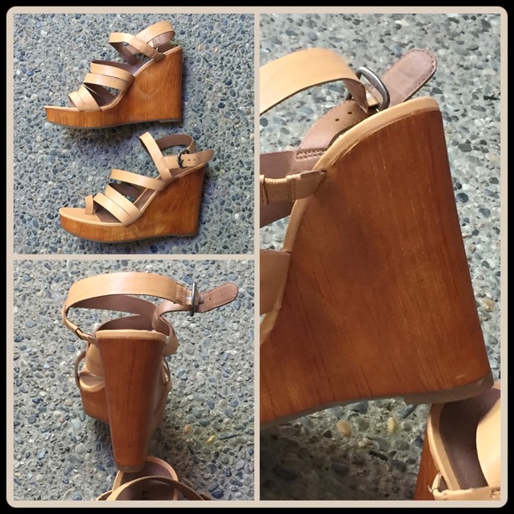 $30✂️LAST CALl✂️ CAGED WOOD WEDGE - Picture 2 of 3