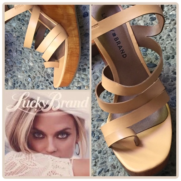 $30✂️LAST CALl✂️ CAGED WOOD WEDGE - Picture 3 of 3