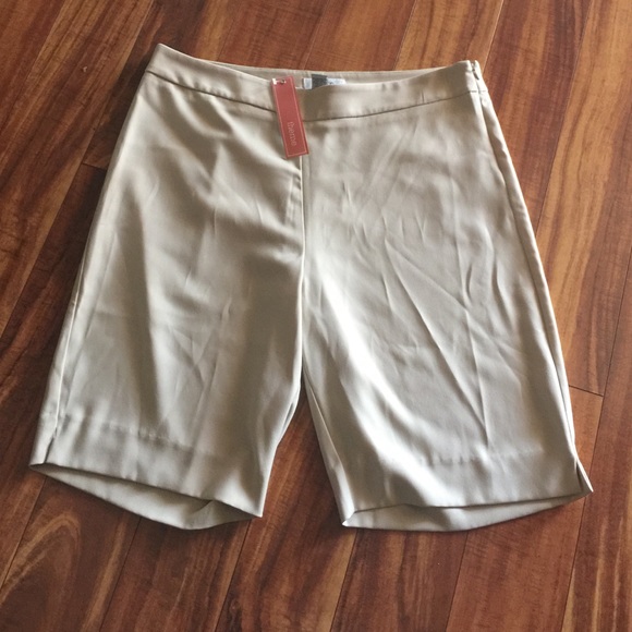 Theme shorts size 18 new