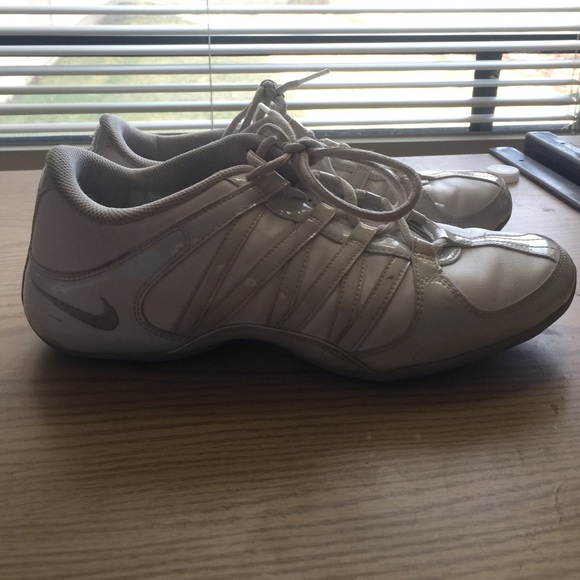 Nike cheer shoes