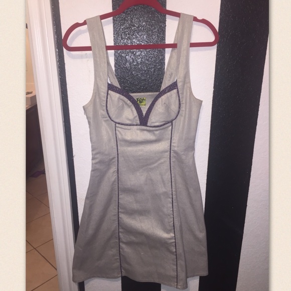 Nuvela Coat and Dress - Picture 3 of 4