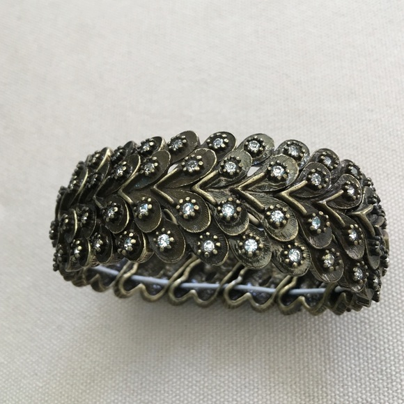 Chloe+Isabel modern deco stretch heart bracelet