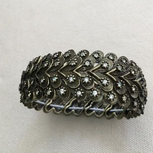 Chloe+Isabel modern deco stretch heart bracelet