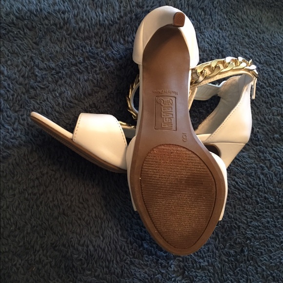Heels - Picture 3 of 3