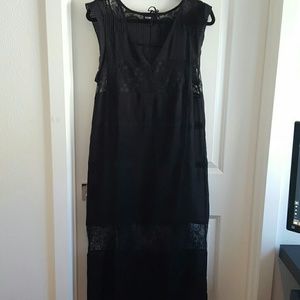TOP SHOP/ Tildon  midi dress with lace detail.