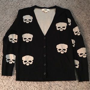 📍SOLD📍Skull cardigan