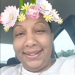 Meet your Posher, Monique