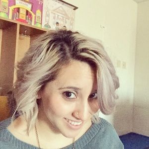 Meet your Posher, Monique