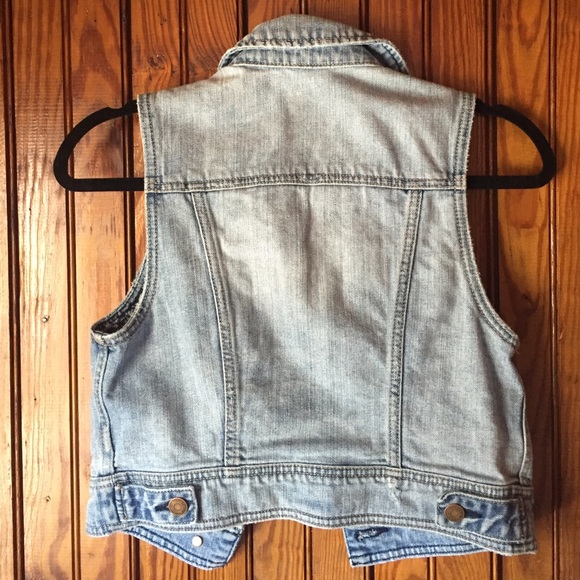 American Eagle Jean Vest - Picture 3 of 3