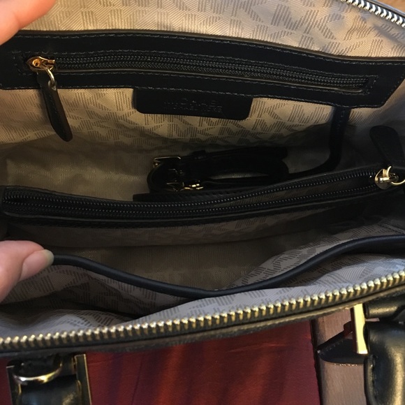 MK Navy Blue Riley small satchel - Picture 3 of 4