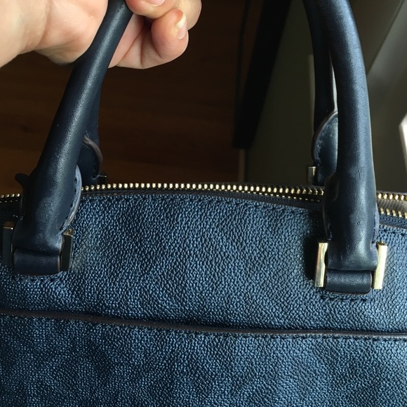 MK Navy Blue Riley small satchel - Picture 4 of 4