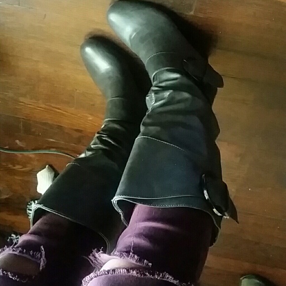 Journee Collection Boots with 1inch Heel - Picture 1 of 3