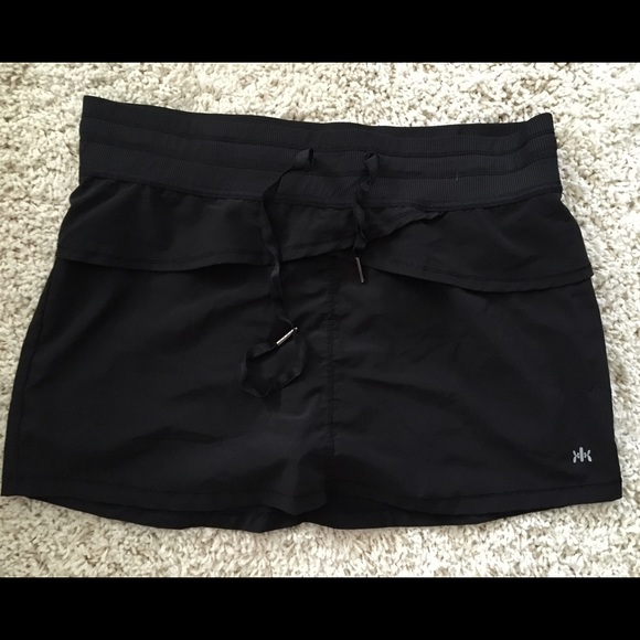 Black running skort
