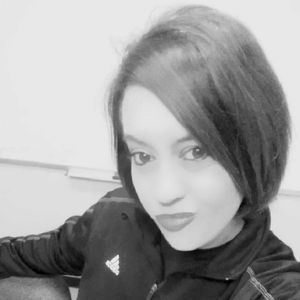 Meet your Posher, Roxanne