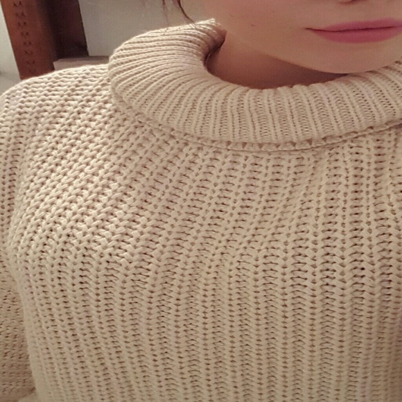 Fashon nova sweater - Picture 2 of 2