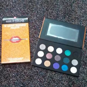 MUFE 15 Artist Shadow Palette