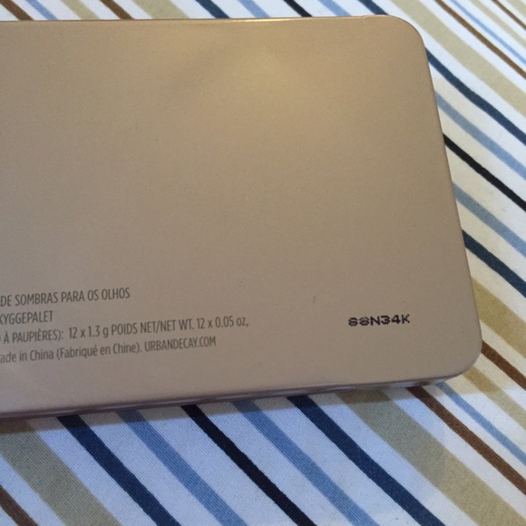 $45 New Urban Decay Naked 2 Palette - Picture 4 of 4