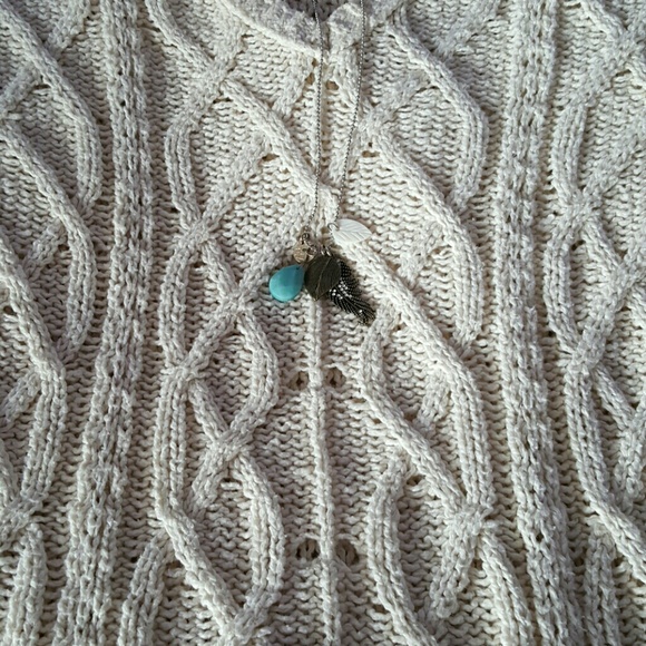 American Eagle sweater - Picture 4 of 4