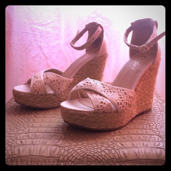 Candie's wedges 👣
