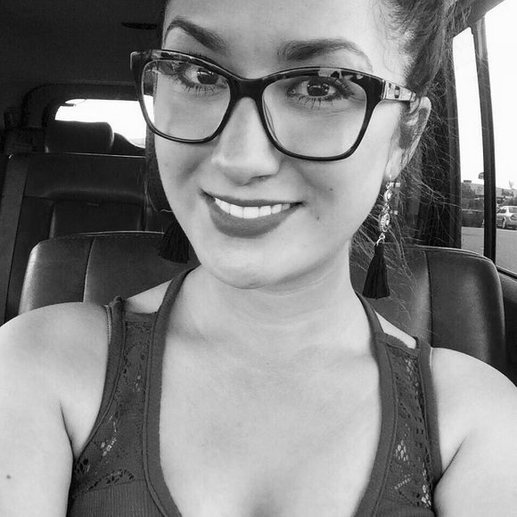 Meet your posher - Picture 2 of 2