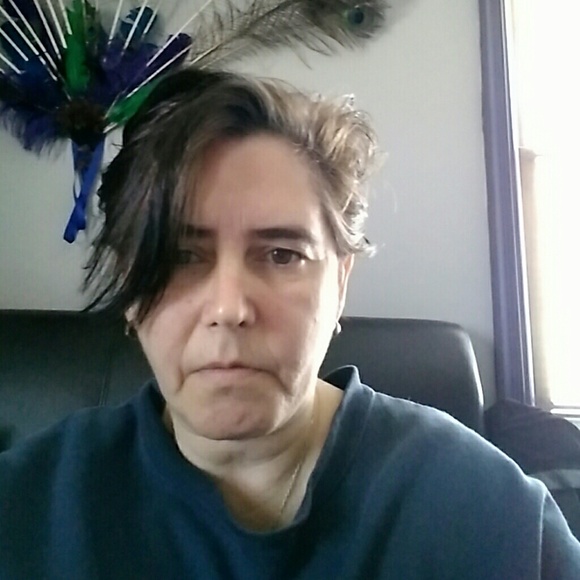 Meet your Posher, Lisa - Picture 1 of 1